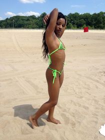 zona mae nude